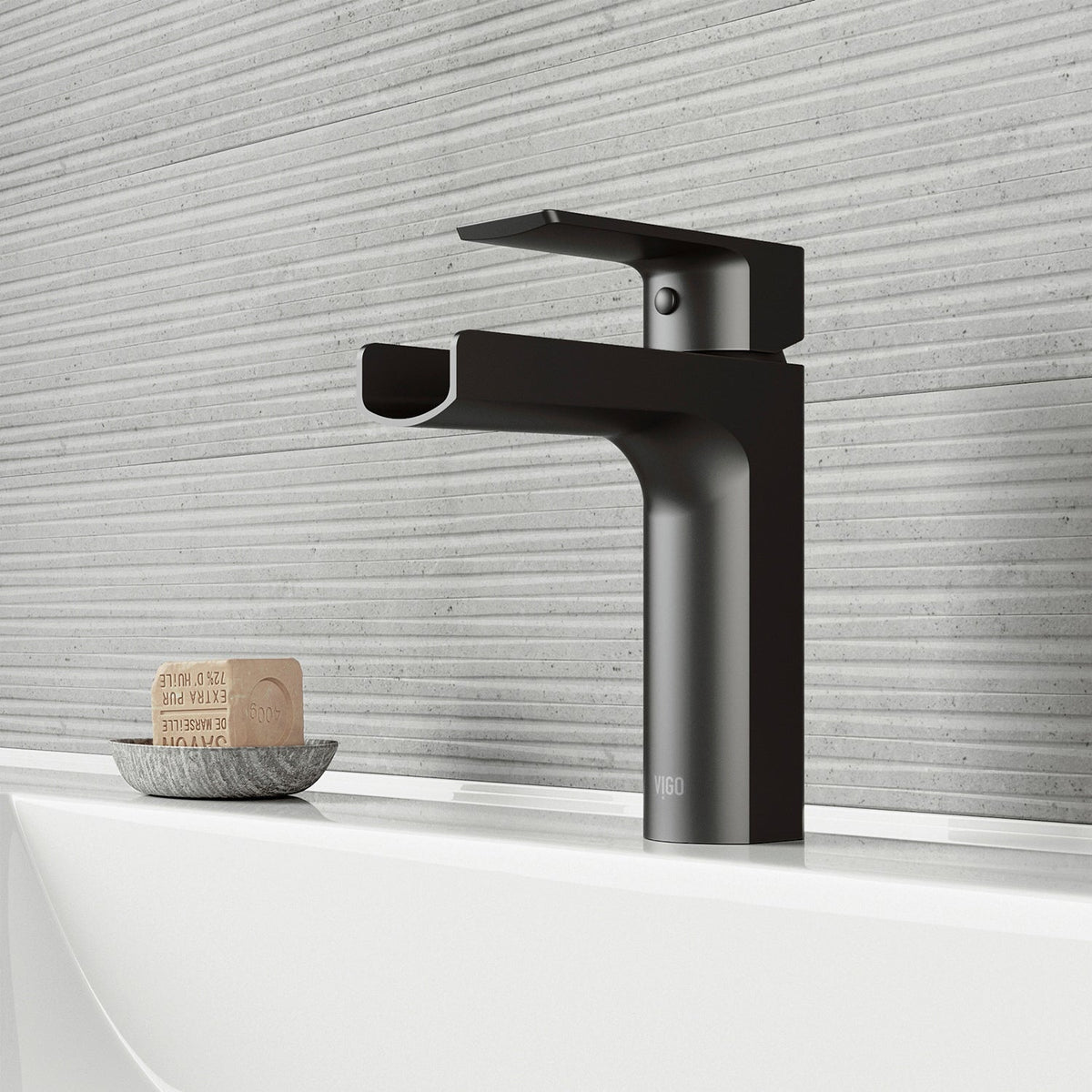 Kitchen Sink Faucet with Touchless Sensor Control – Pull-Down Spray Head