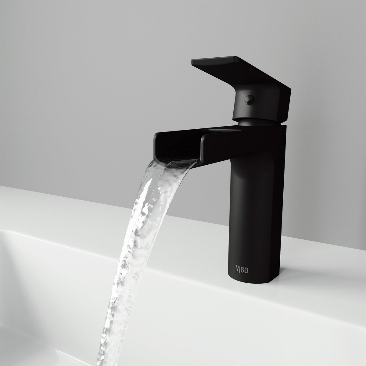 Kitchen Sink Faucet with Touchless Sensor Control – Pull-Down Spray Head