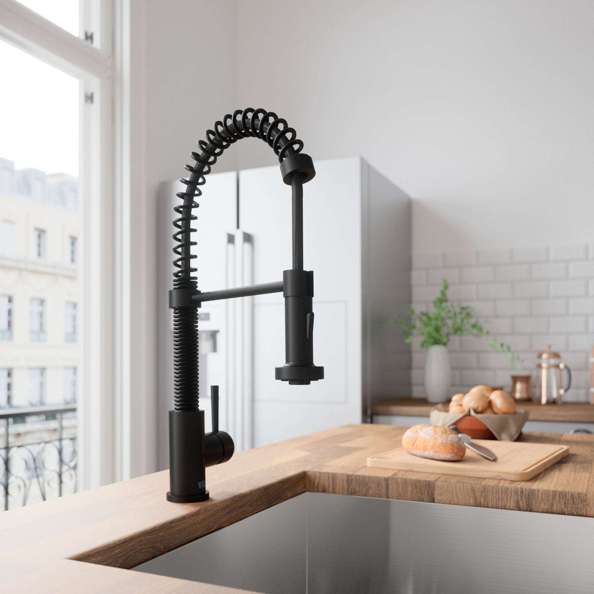 Edison Pull-Down Kitchen Spray Faucet