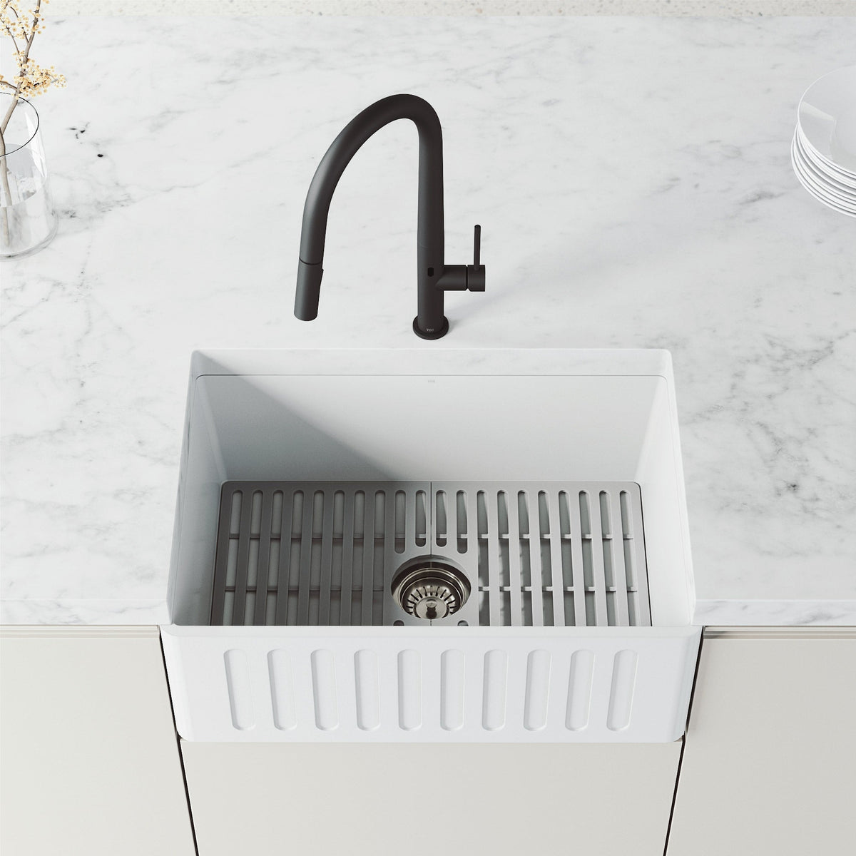 Touchless Pull-Down Kitchen Faucet – Smart Motion Sensor Water Control