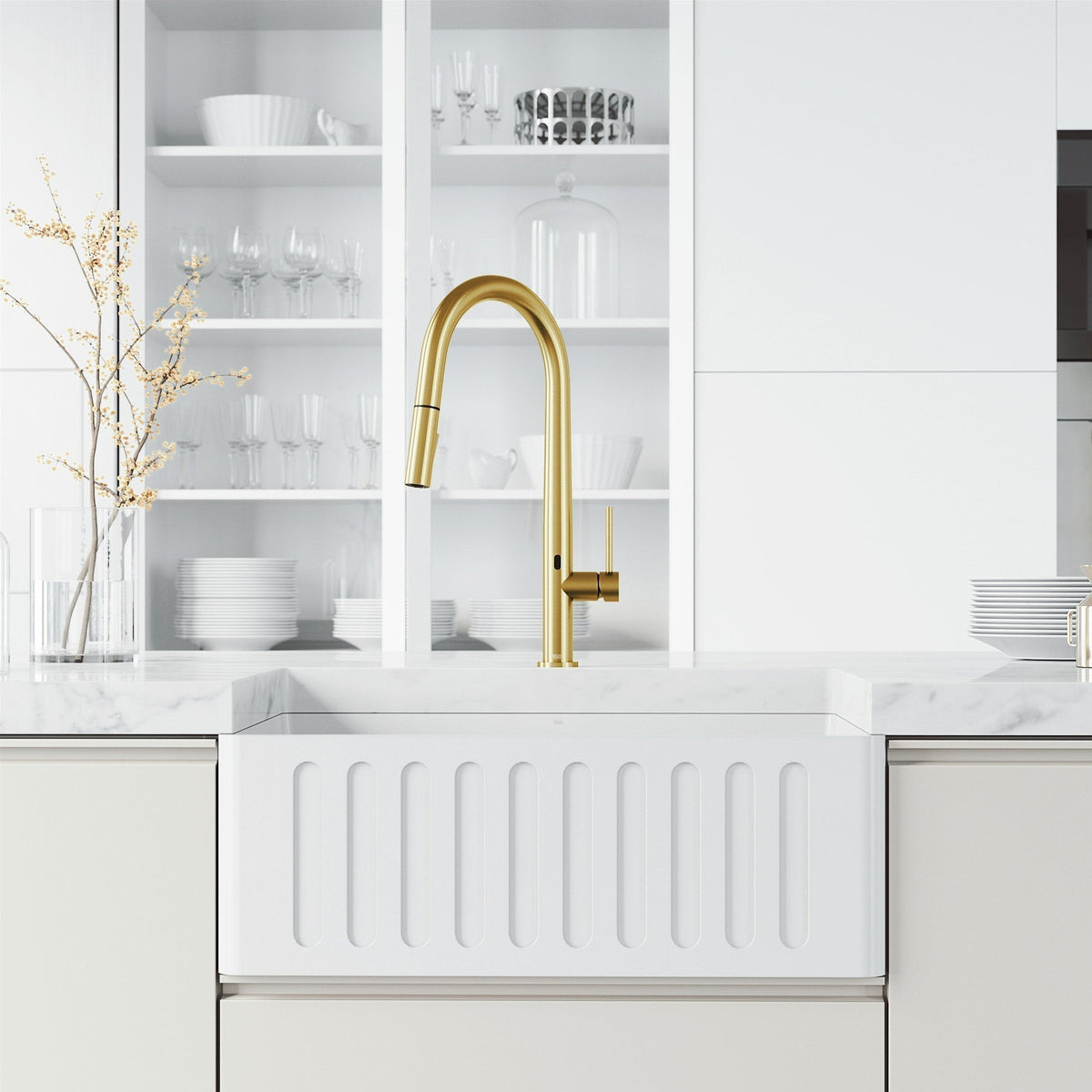 Touchless Pull-Down Kitchen Faucet – Smart Motion Sensor Water Control